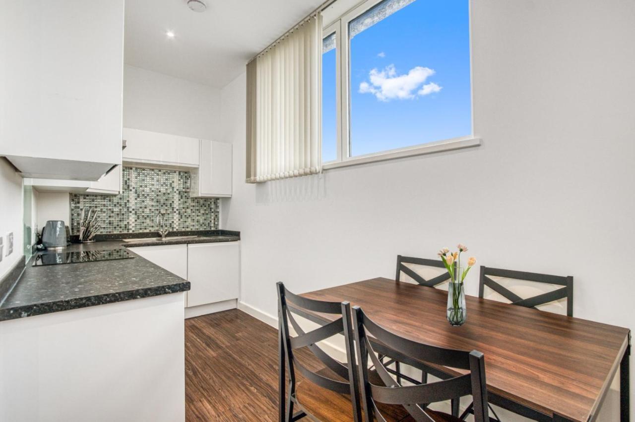 Stylish Studio By Heathrow Airport Appartement Londen