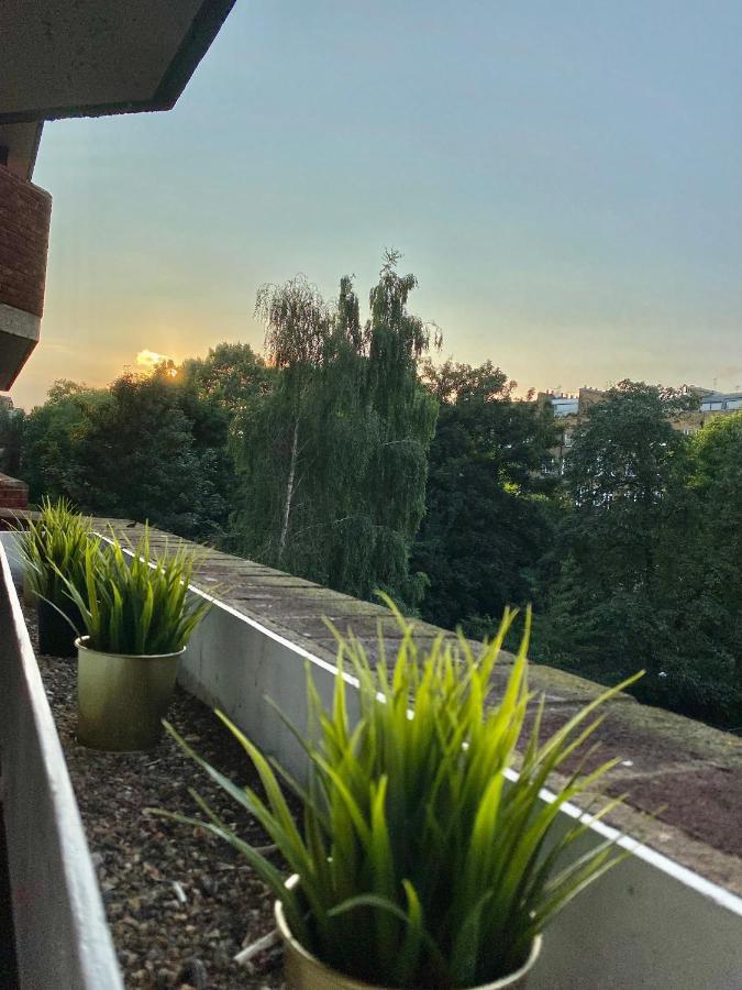 Apartment Centrally Located Studio With Balcony And 24-7 Security