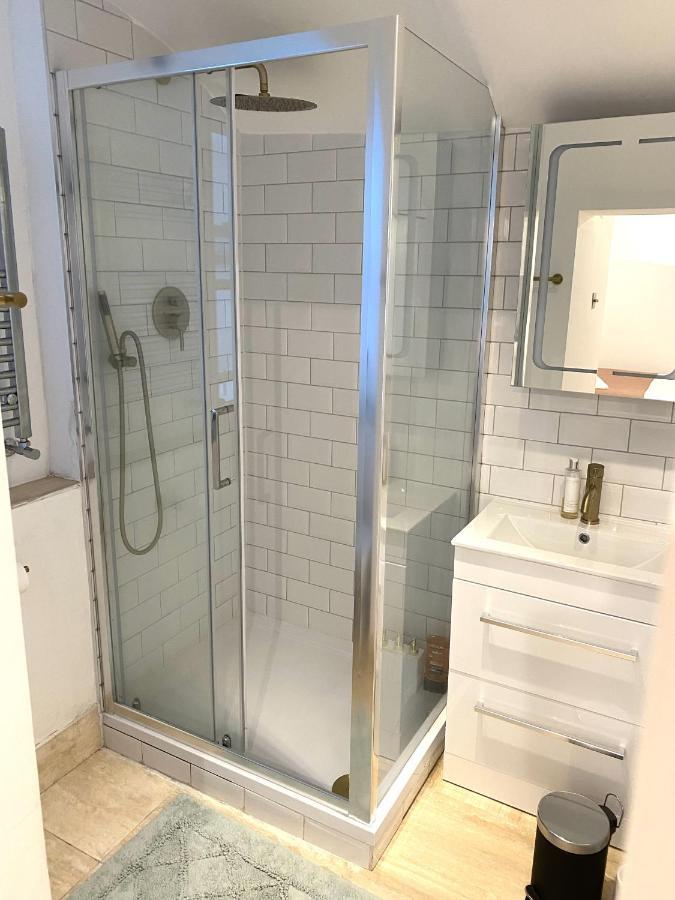Modern Luxurious 3 Bed Flat With Private Garden & Bbq Londres