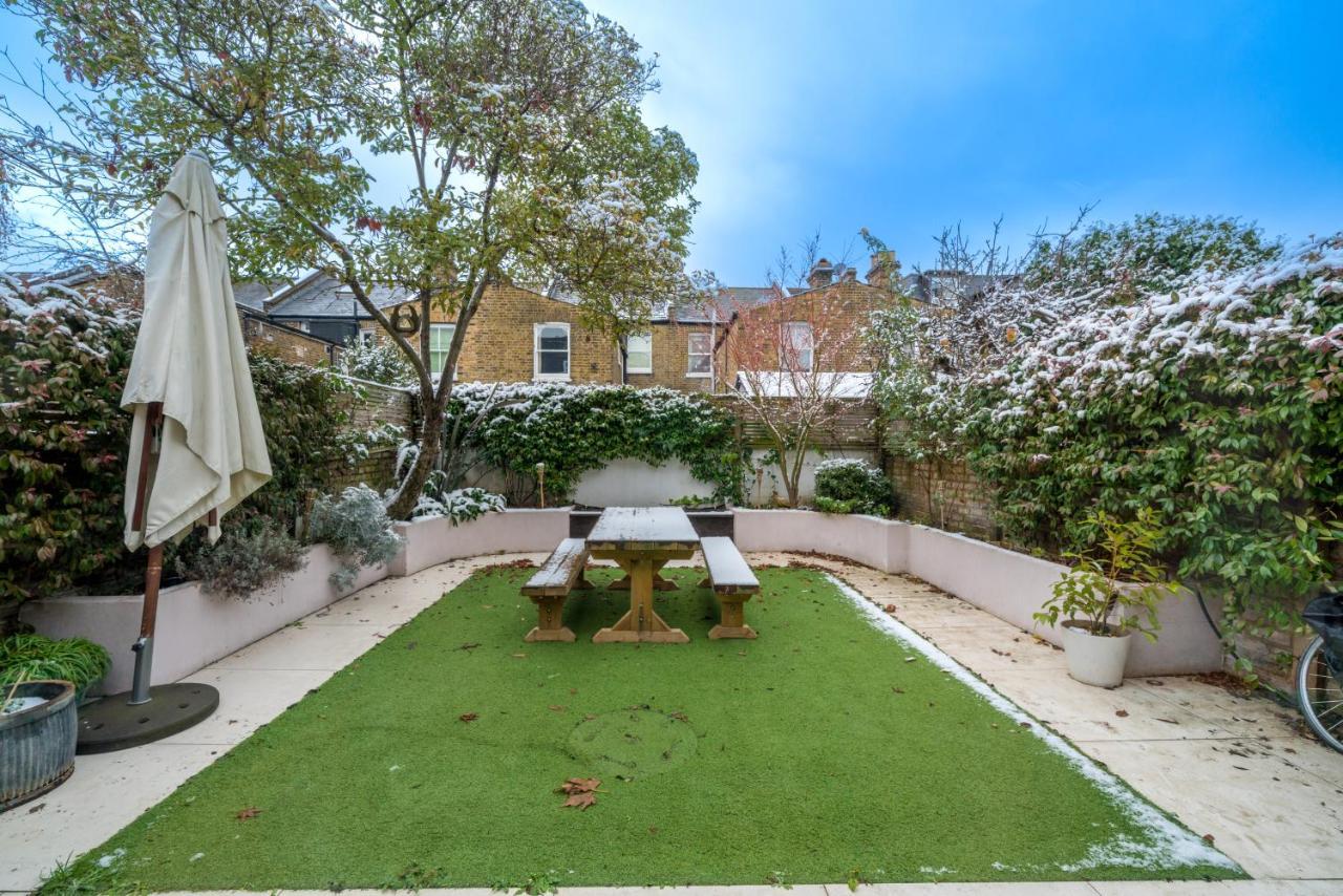 Casa de férias Joivy Splendid 4 Bed, 4 Bath House With Garden, Shepherds Bush