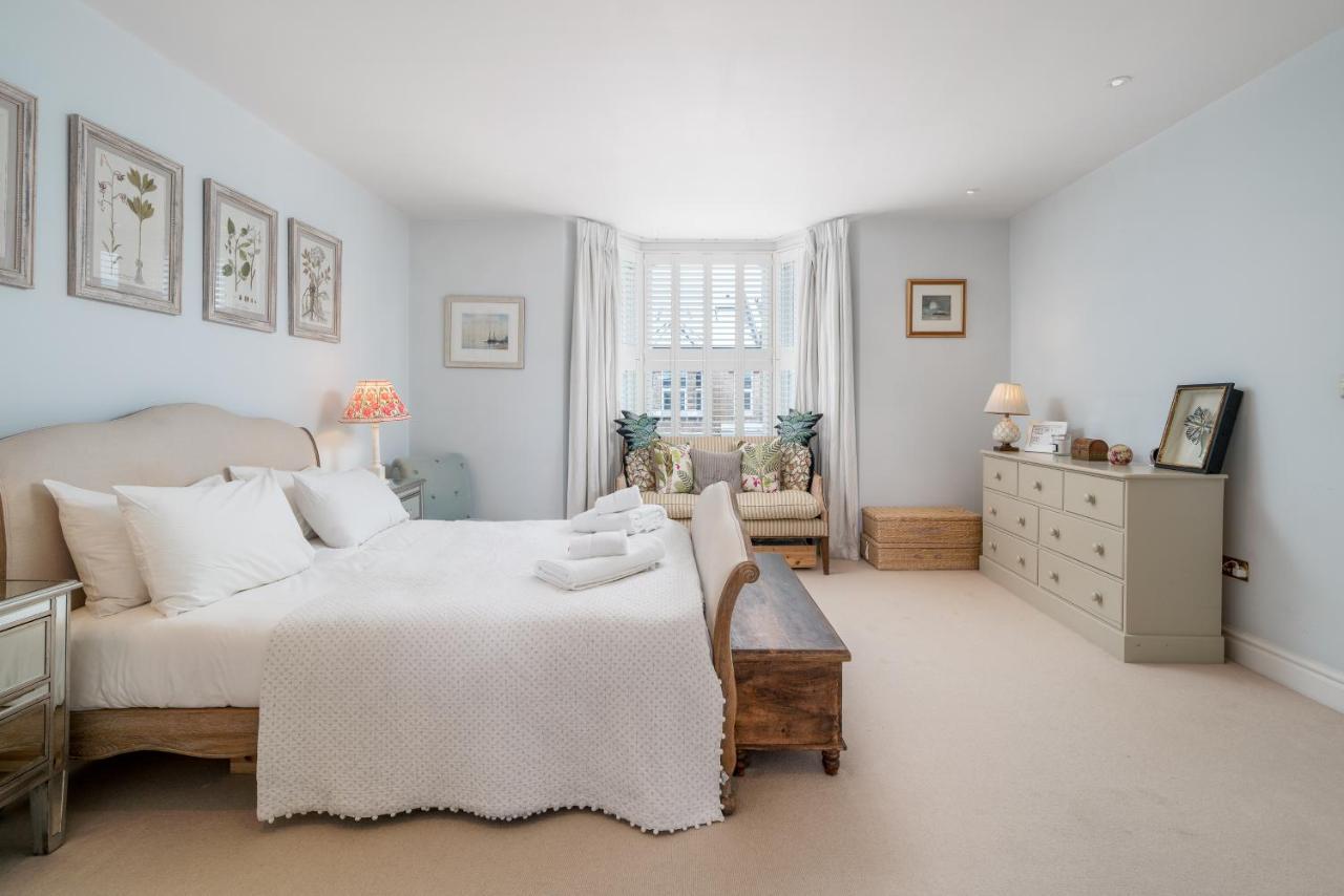 Joivy Splendid 4 Bed, 4 Bath House With Garden, Shepherds Bush Ferienhaus London