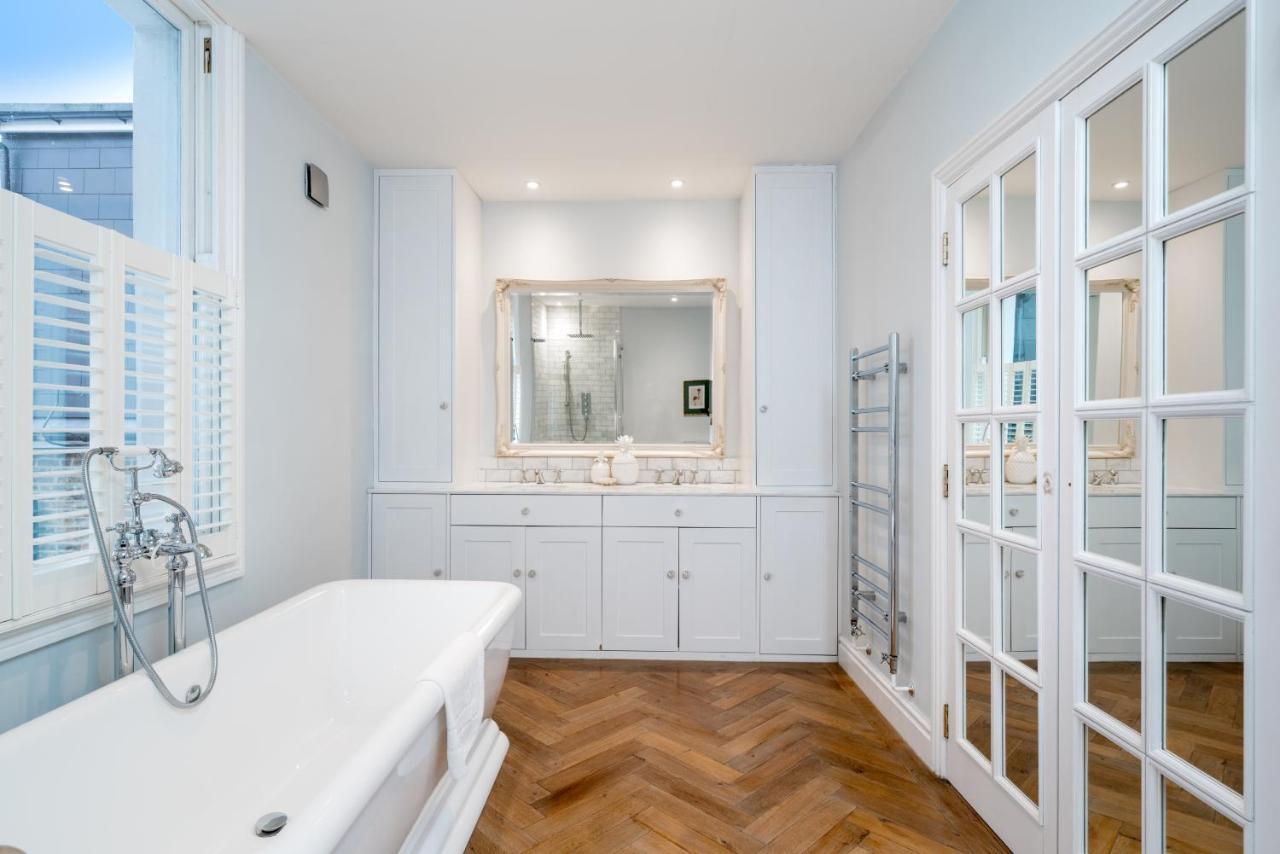 Joivy Splendid 4 Bed, 4 Bath House With Garden, Shepherds Bush Casa de férias