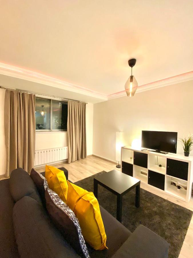 Apartment Centrally Located Studio With Balcony And 24-7 Security
