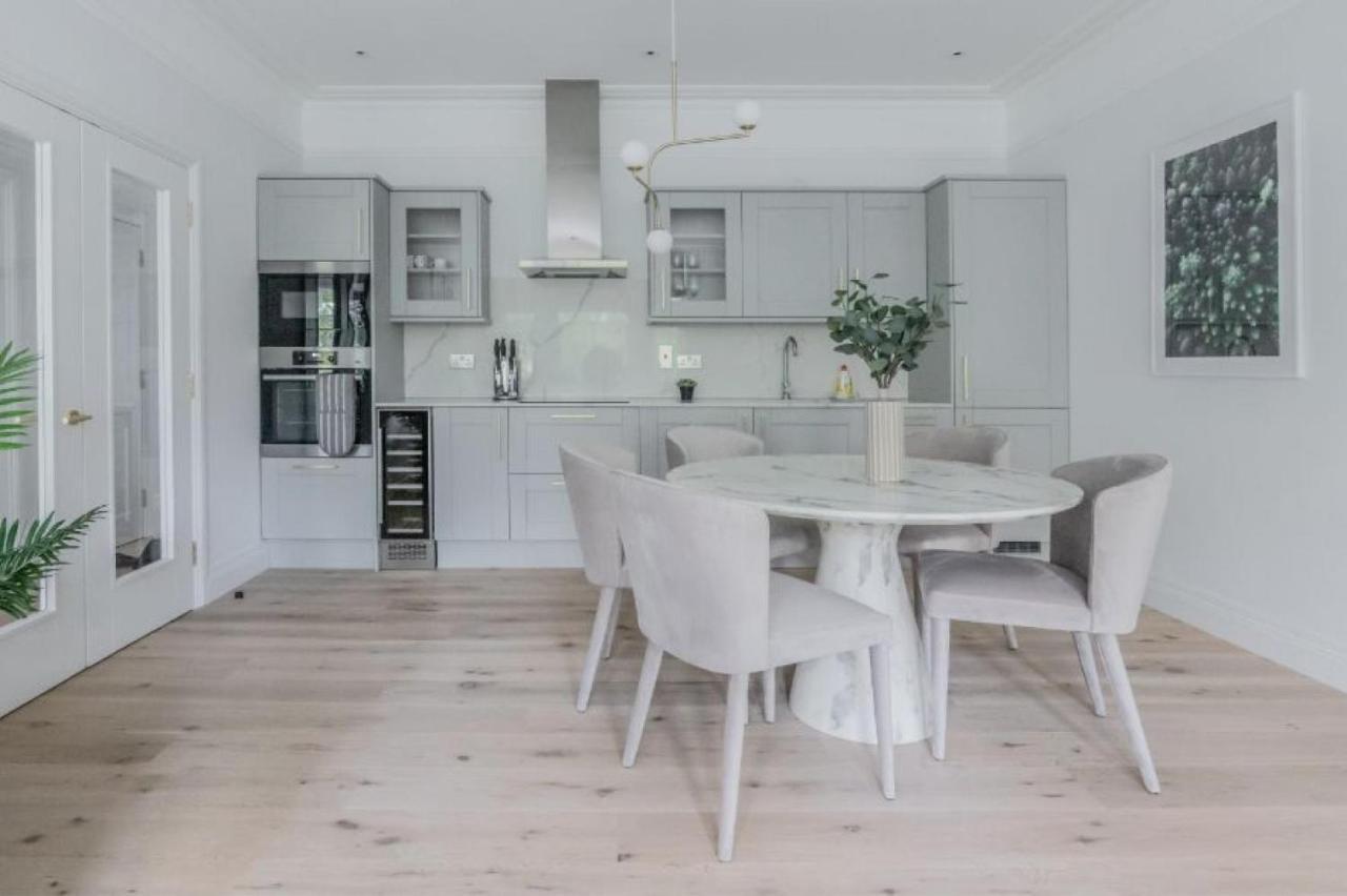 Royal Kensington In Cromwell Road *