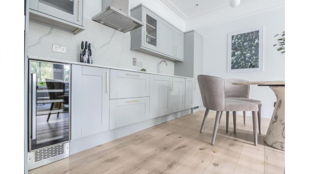 Royal Kensington In Cromwell Road *