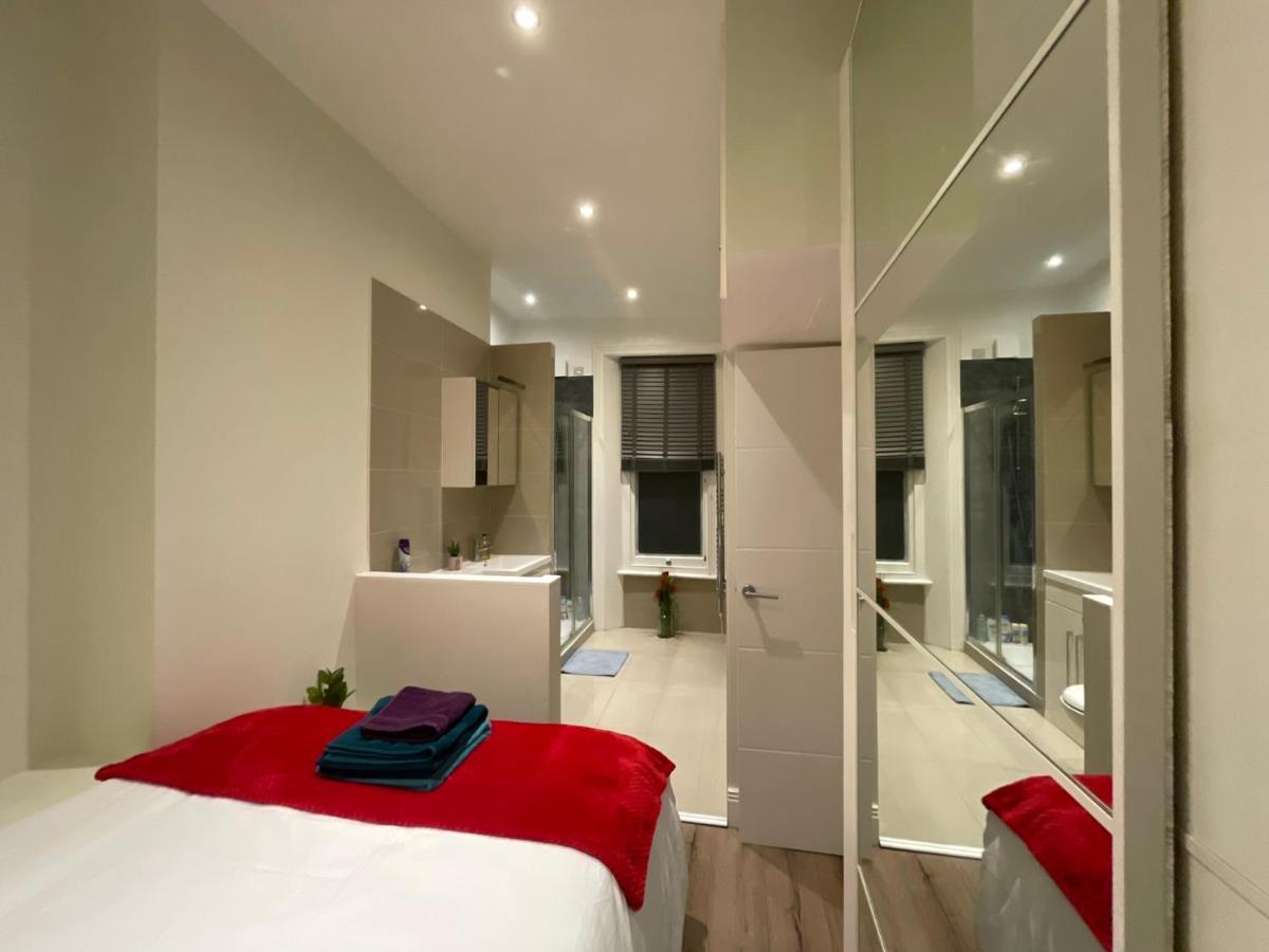 Apartamento Modern & Elegant Central Two Minutes From Train Station *