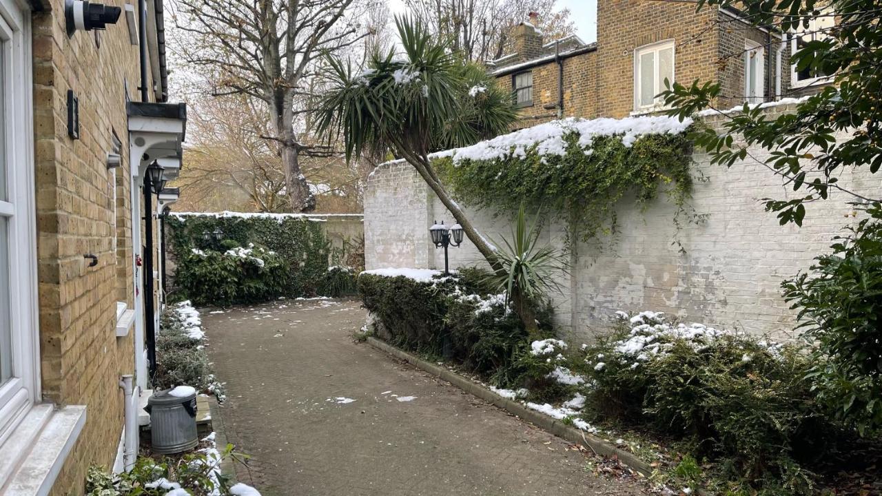 Stepney Gated Area With Parking & Garden Apartamento Londres