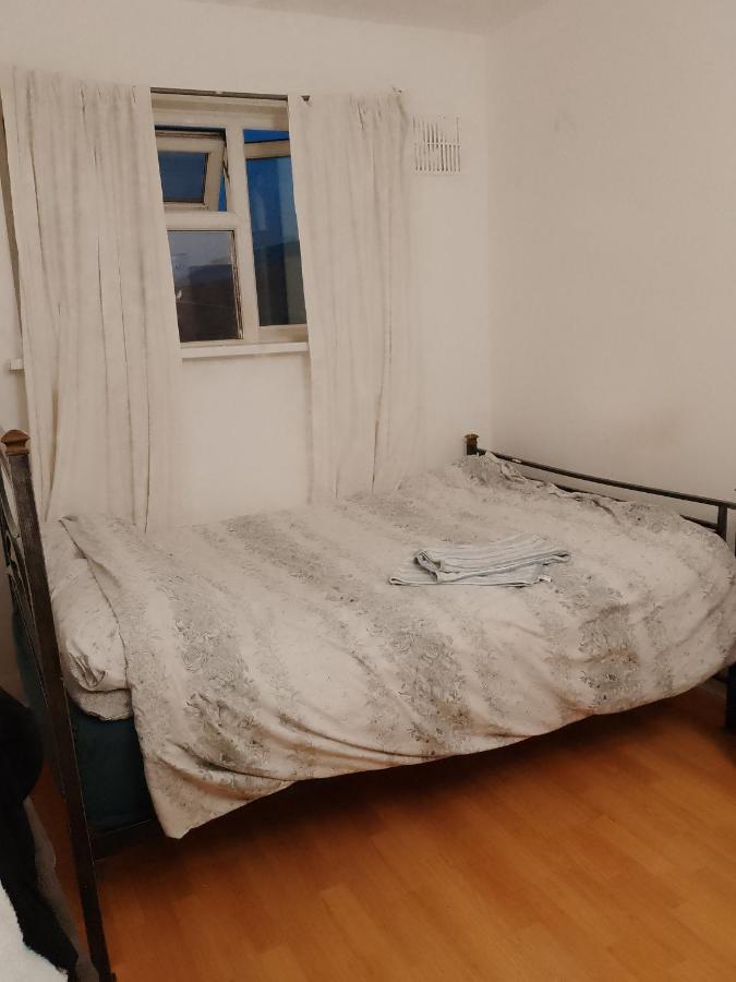 Auberge de jeunesse Private In 3 Bedroom Flat!! *