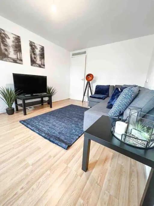 Apartamento Spacious Two Bedroom Flat Londres