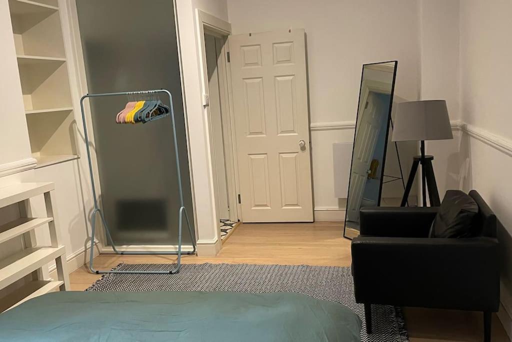 The Flat With The Heart *