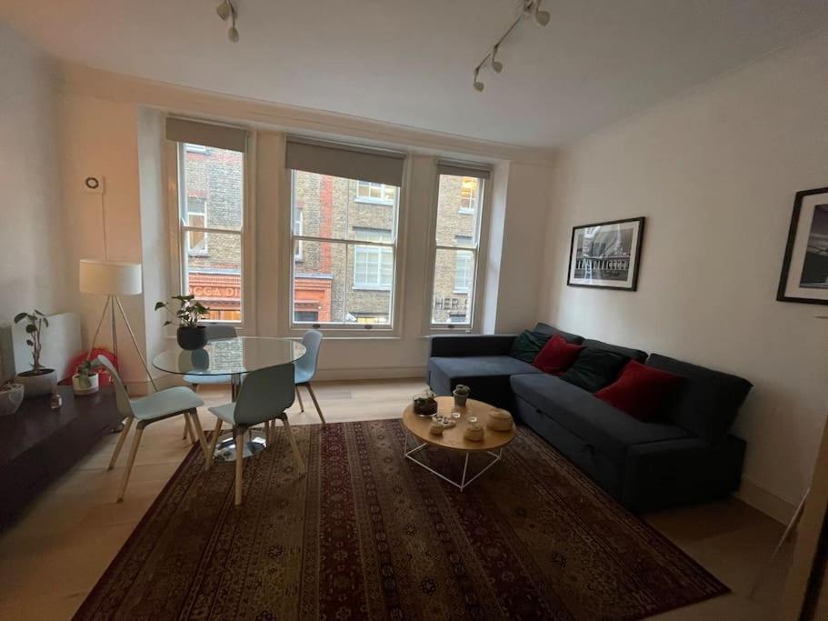 The Flat With The Heart *