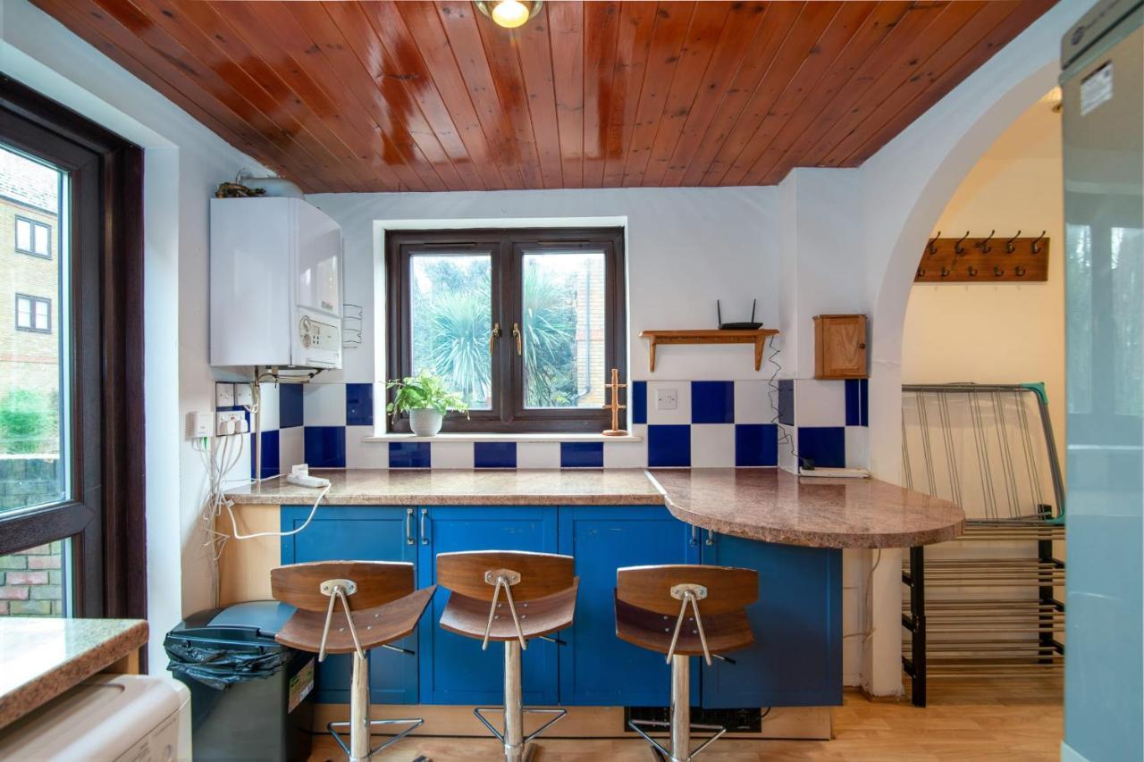 Guestready - 4br In Surrey Quays Canada Water * Londen