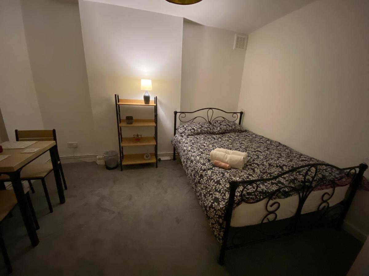 Cosy Victorian Guest Homestay London
