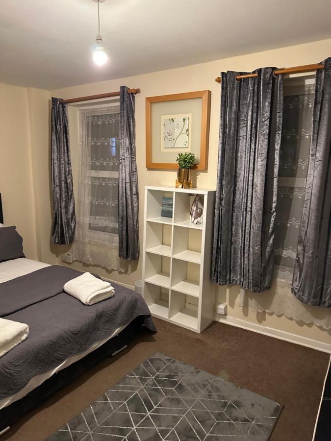 Amazing And Lovely 2- Bedroom First Floor Flat Appartement Londres