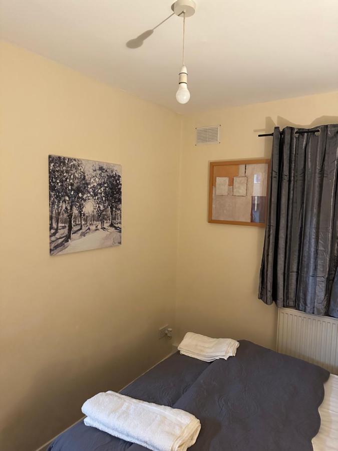 Amazing And Lovely 2- Bedroom First Floor Flat Appartement Londres