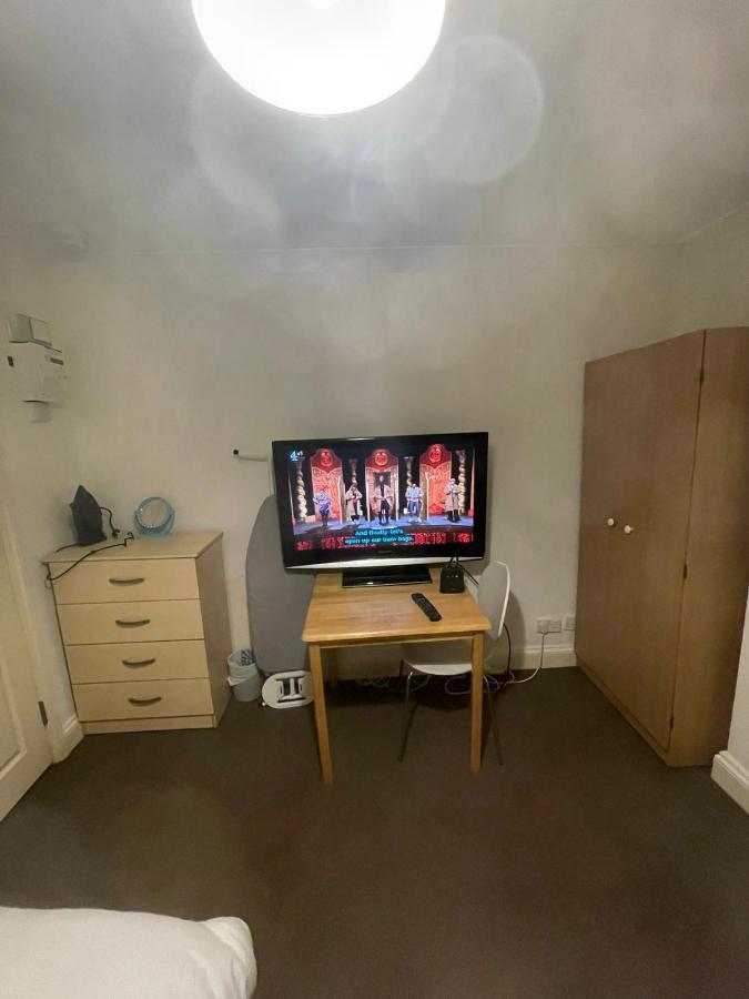 One Bedroom Flat Near Finsbury Park * Londres
