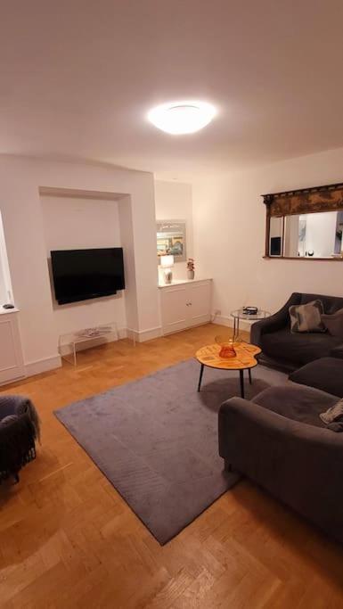 Spacious 2 Bedroom Flat In Baker Street * Londres