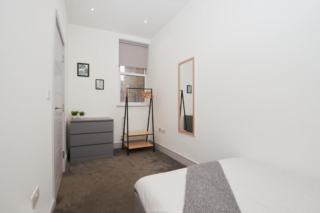 High Spec 2 Bed W/parking Available Londres