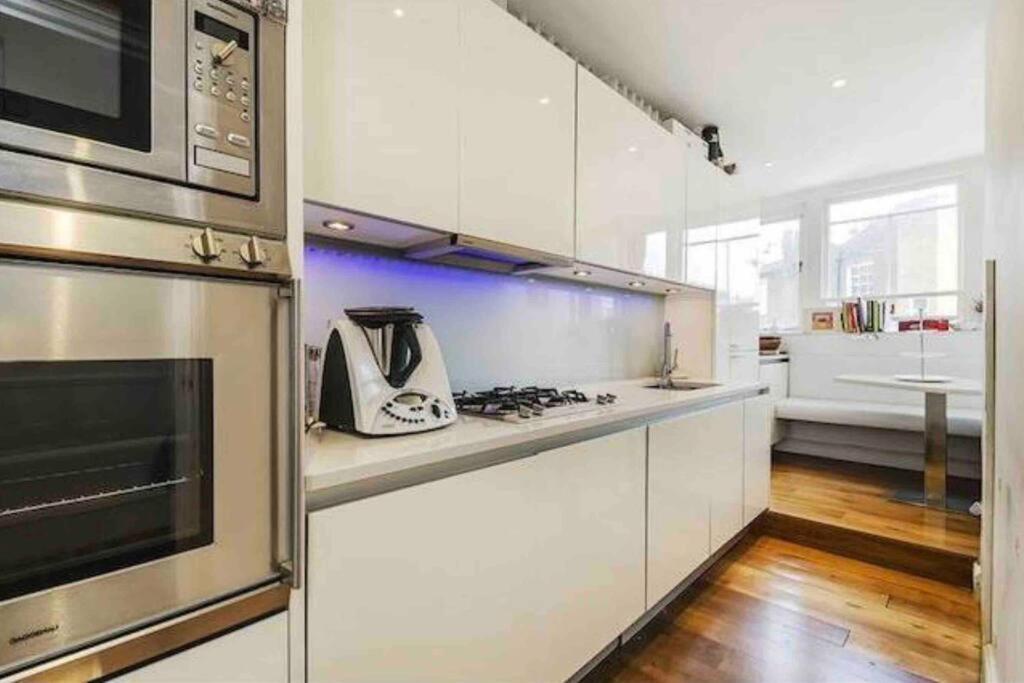 Apartamento Stunning Grand 2 Bed, 2 Bath Apartment, Londres