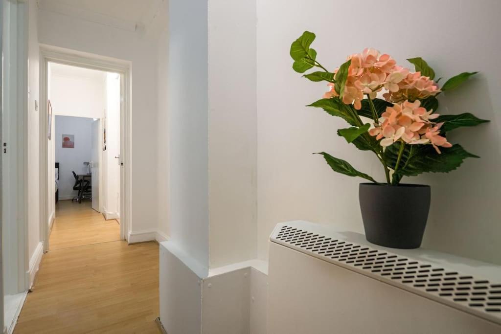Cosy 2-bedroom Flat Paddington Apartment London