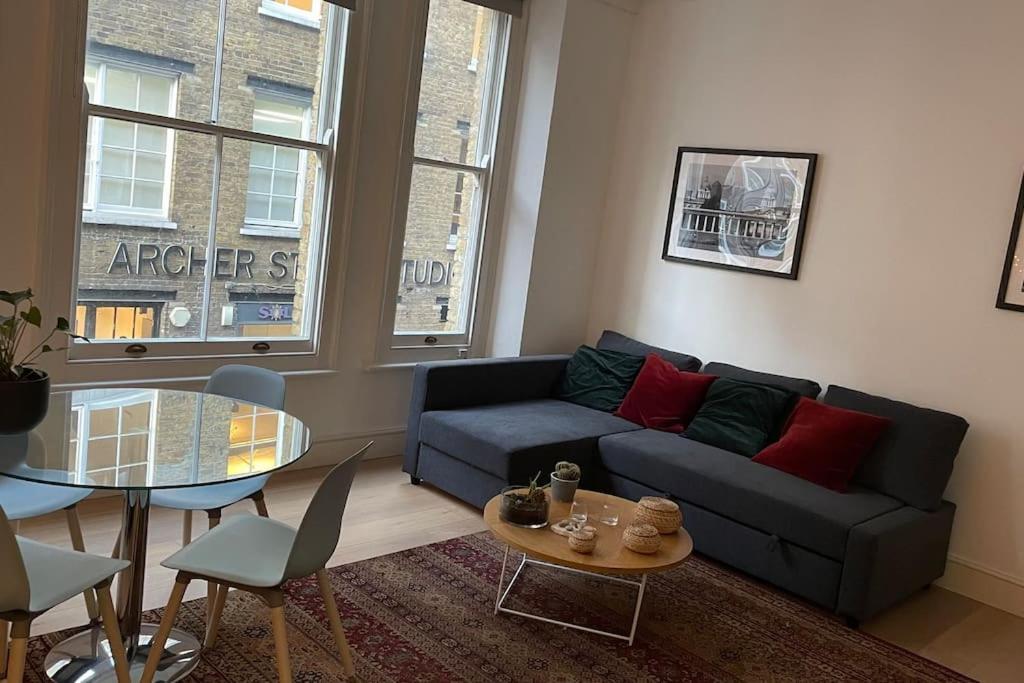 The Flat With The Heart * Londres