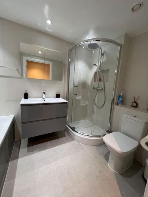 2bed Stratford With Easy Access To London, O2, Excel, Parking Nearby Appartement