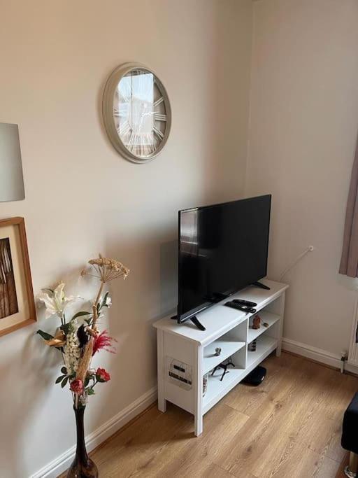 2 Bed Flat In Canning Town *