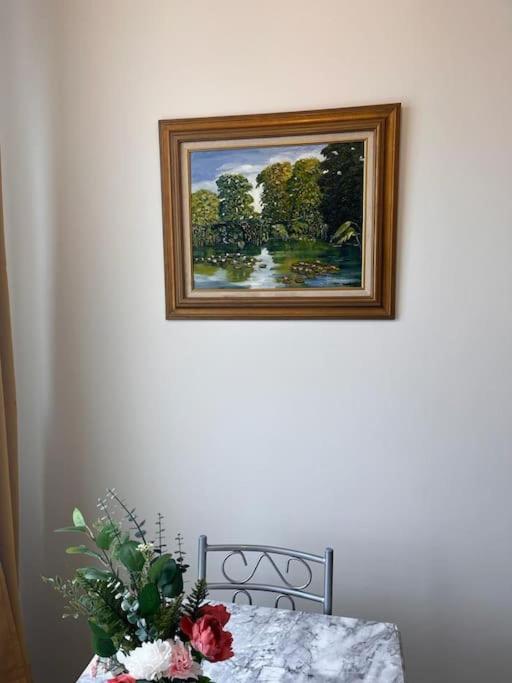 2 Bed Flat In Canning Town * Londres