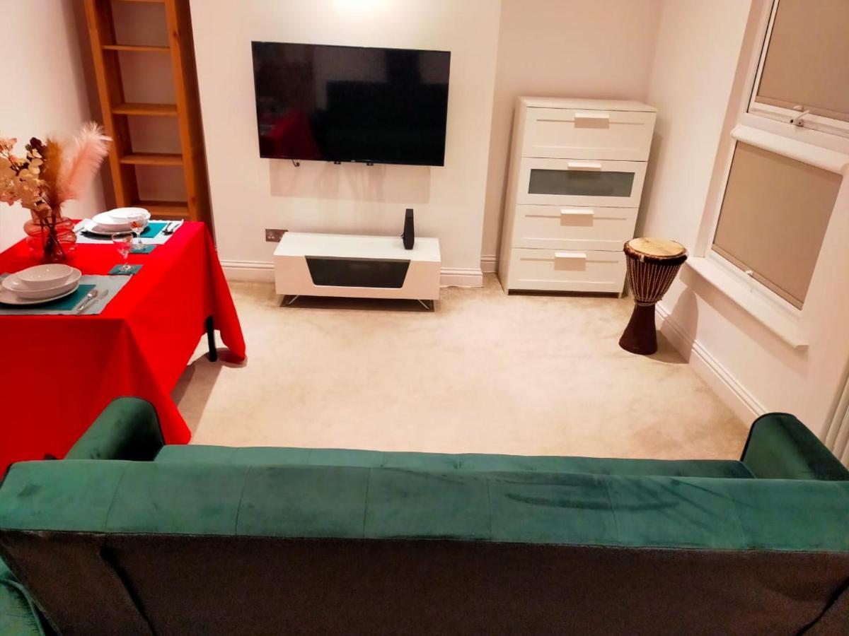Fully-equipped Flat In The Of London. Appartement *