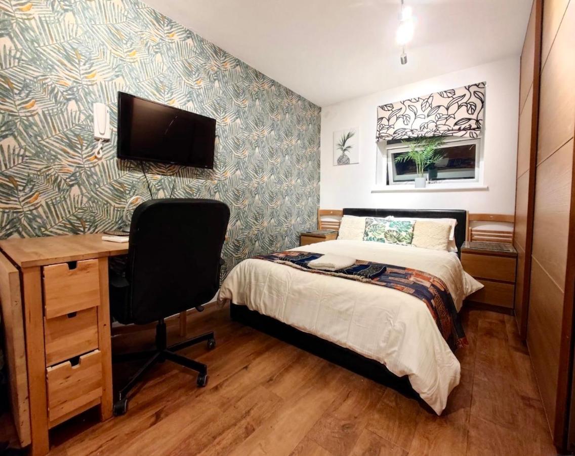 Apartment Studio 351 Ladbroke Grove, W10 6ha *