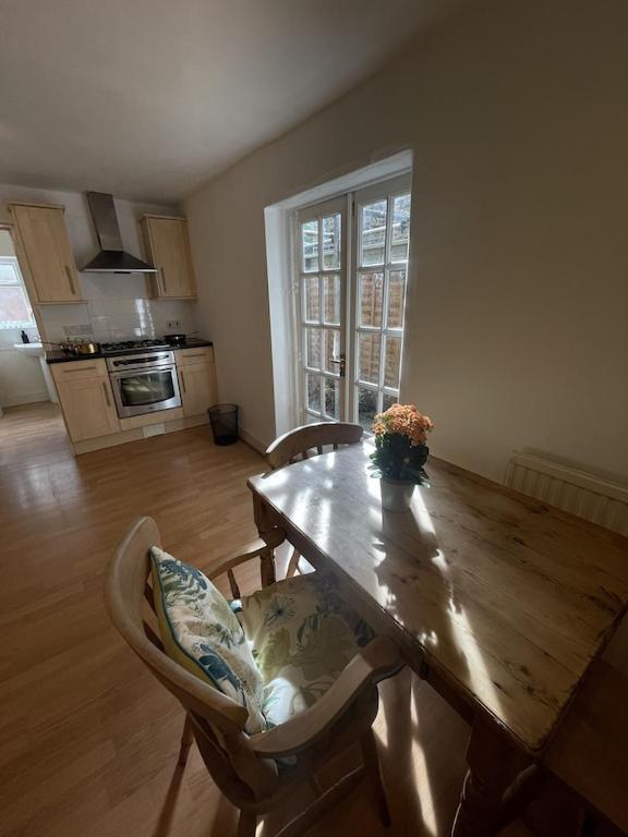 Beautiful Ground Floor Garden Flat Apartamento