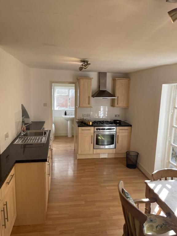 Apartment Beautiful Ground Floor Garden Flat London