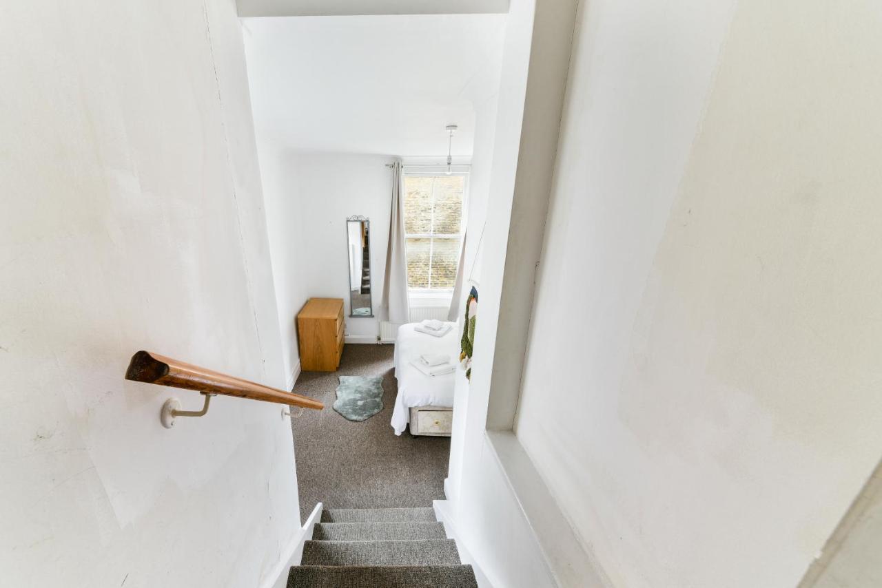 Maidavale 2 Bed - Sleeps 6