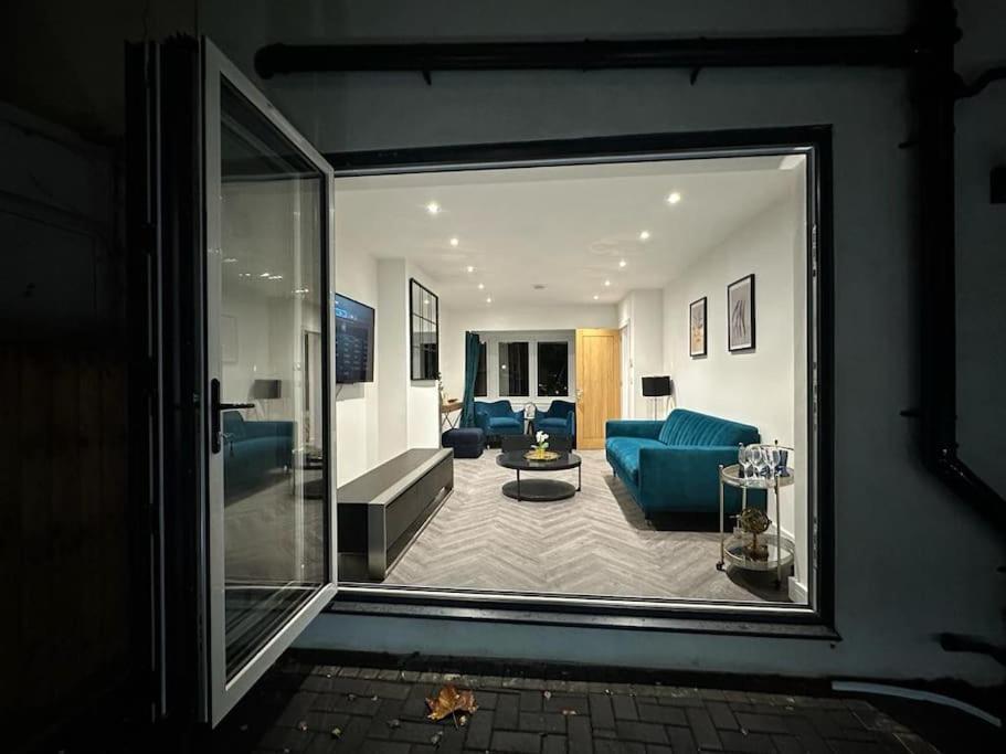 Luxury Entire House In Greenwich