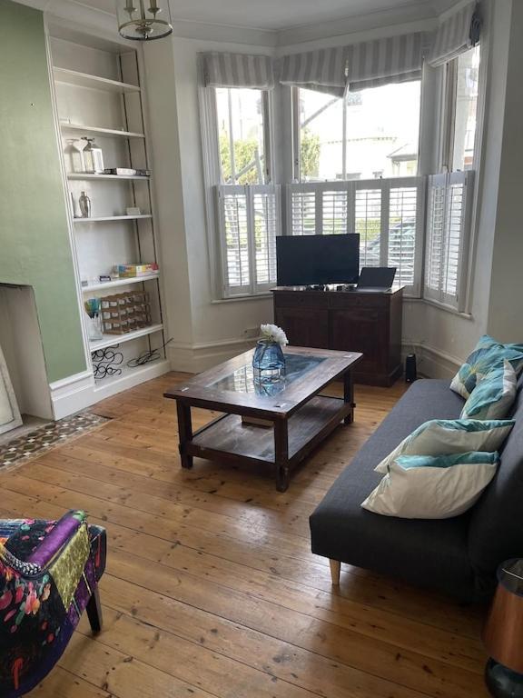 Beautiful Ground Floor Garden Flat * London