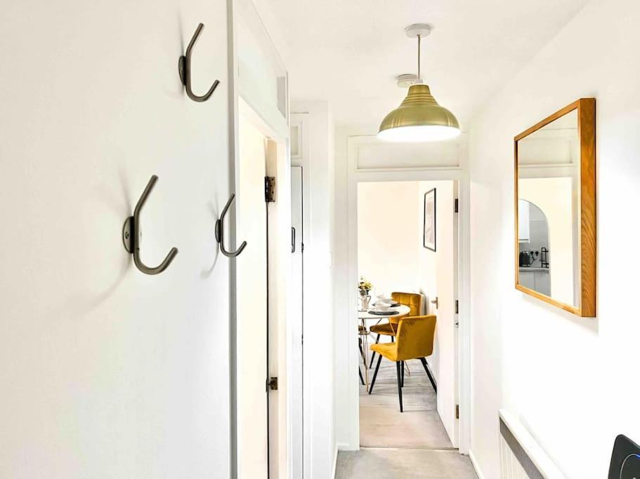 Free Parking - Business Or Relocation - Weekly Or Monthly - 4 Guests By Hofin Stays Short Lets & Serviced Appartement *