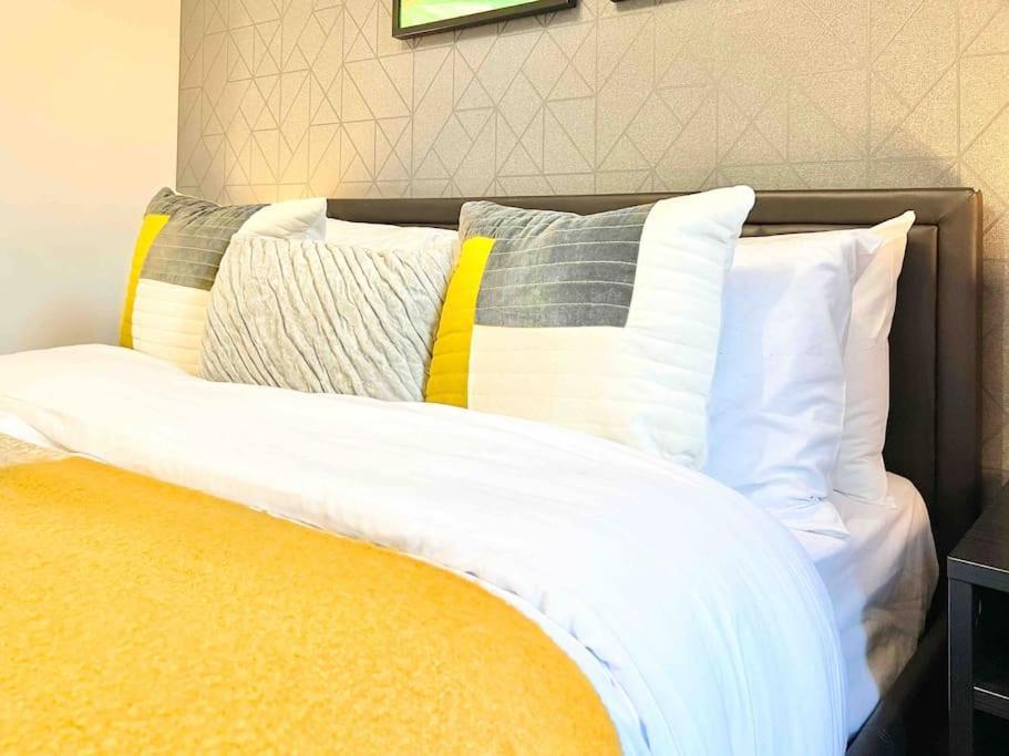 Free Parking - Business Or Relocation - Weekly Or Monthly - 4 Guests By Hofin Stays Short Lets & Serviced Appartement