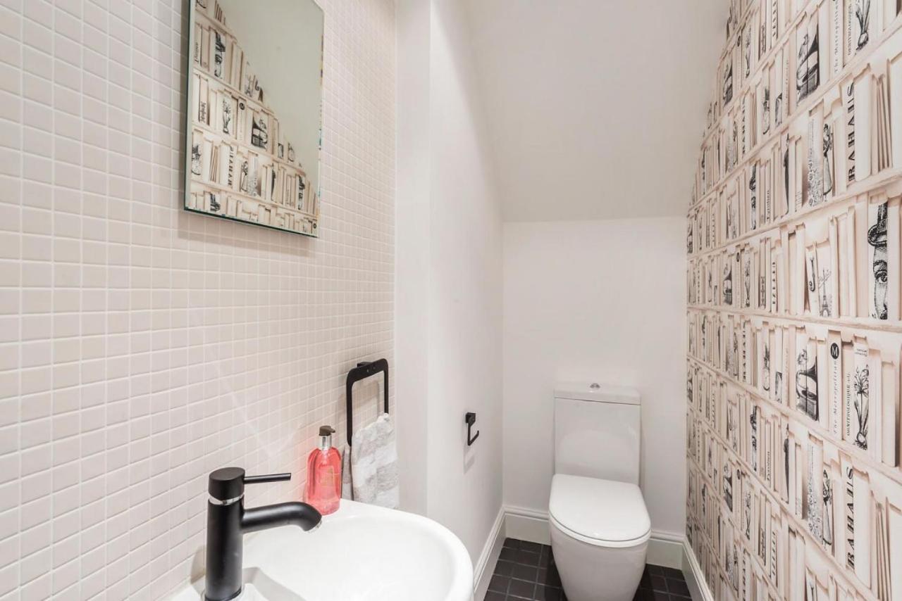 Сasa de vacaciones Prime Knightsbridge Mews - 4 Bed House Londres