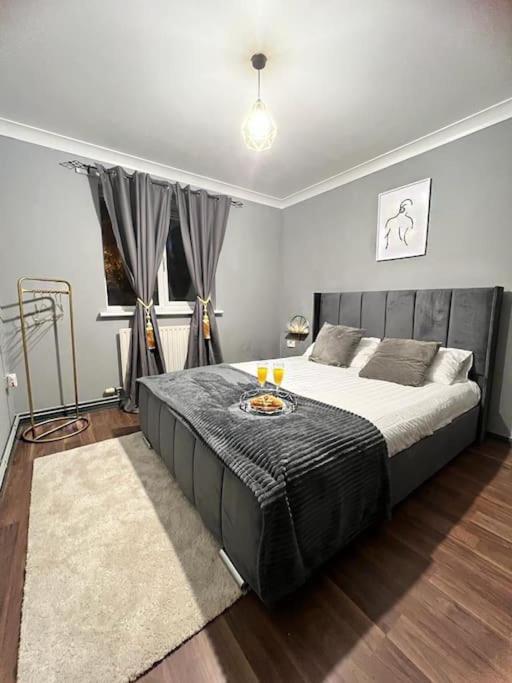 Lovely, Two Bedroom Central Location Appartement Londres