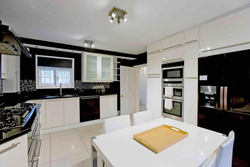 Holiday home Beautiful Iconic 4 Bedroom House By Regents Park London