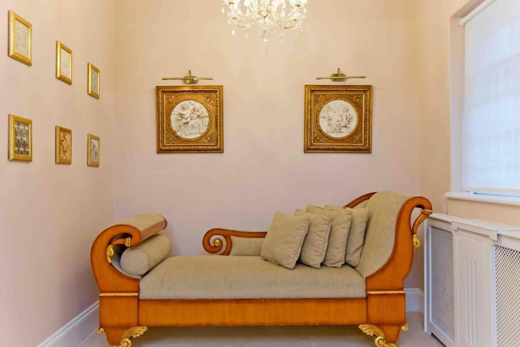 Beautiful Iconic 4 Bedroom House By Regents Park *