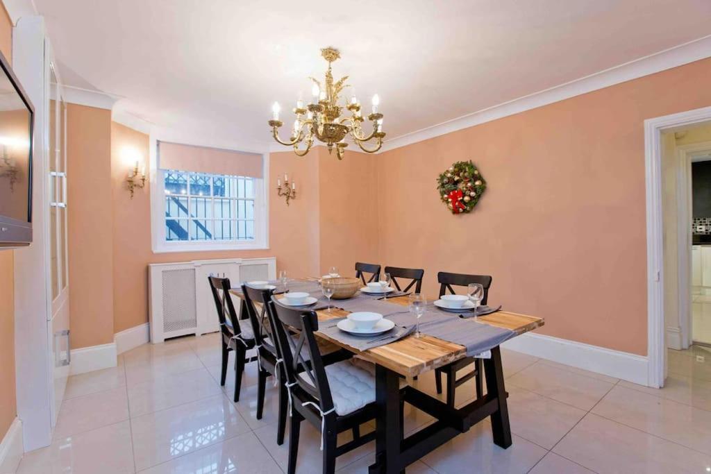 Beautiful Iconic 4 Bedroom House By Regents Park Holiday home *