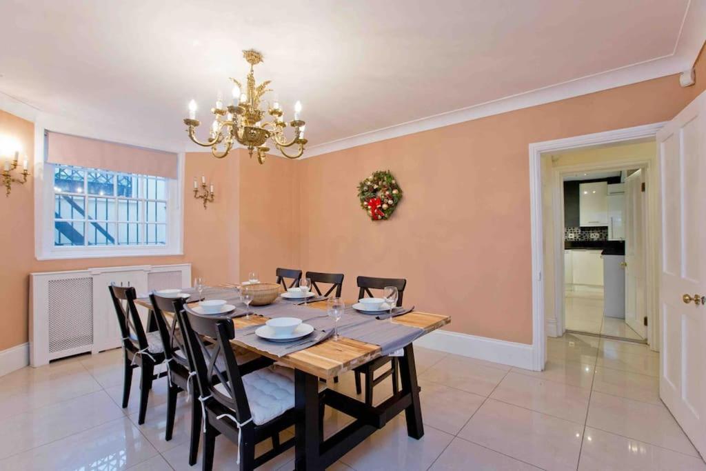 Beautiful Iconic 4 Bedroom House By Regents Park Holiday home London