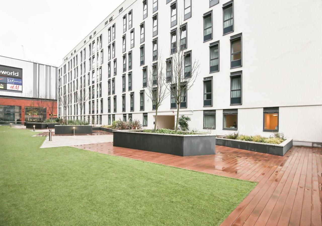 Raffles House Apartments - IQ Sterling Court *