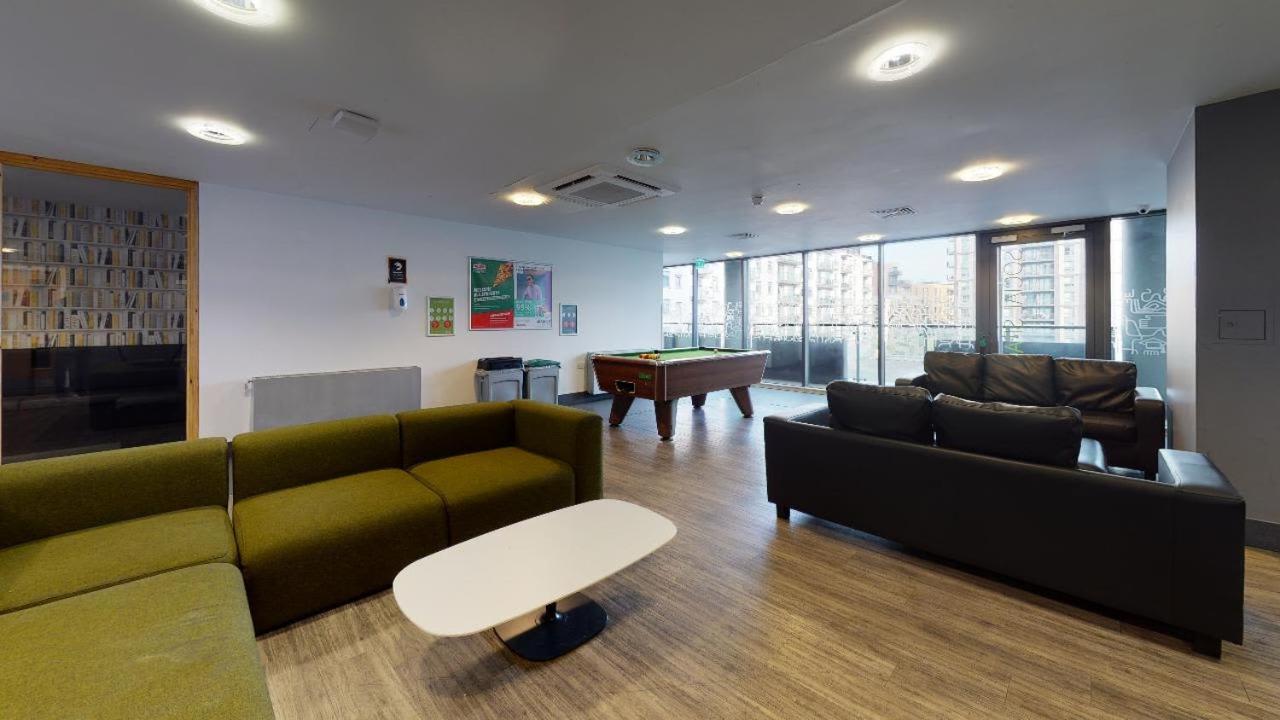 Appartement Private Bedrooms And Minutes Away From Wembley Stadium At Sterling Court Londen