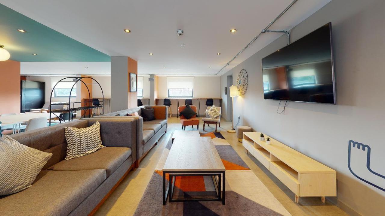 For Students Only Private Bedrooms With Shared Kitchen And At Iq Haywood House In Apartamento *