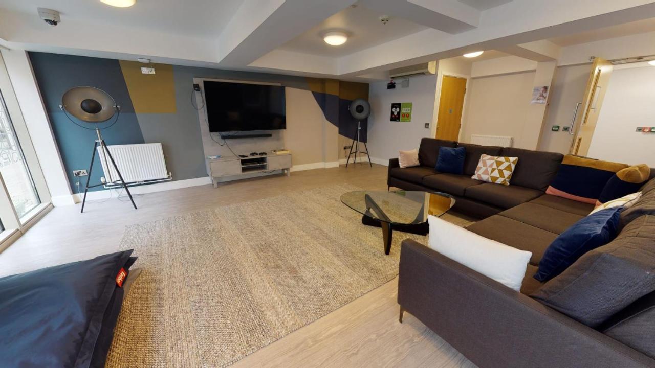 Apartamento For Students Only Contemporary At Iq Hoxton In Londres