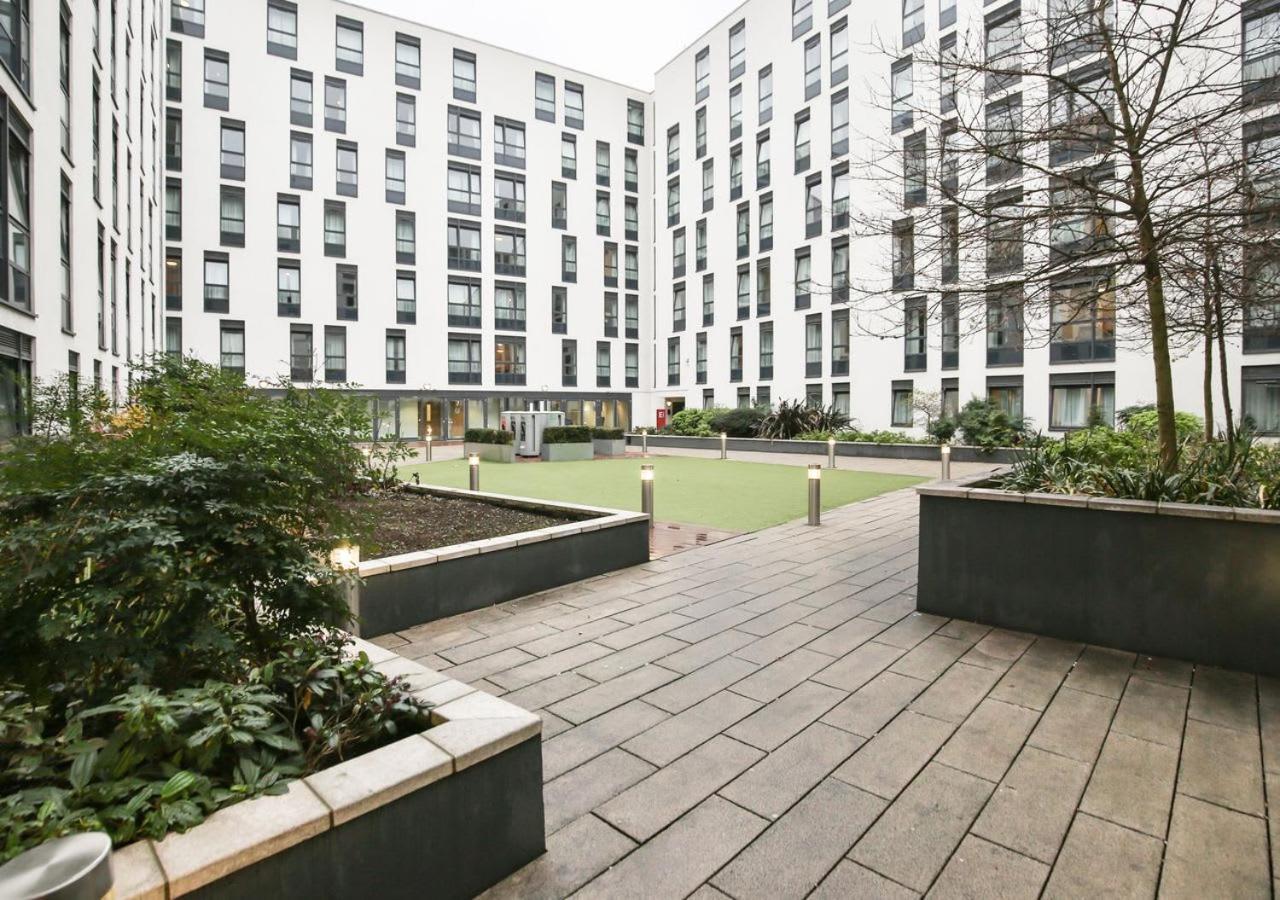 Private Bedrooms And Minutes Away From Wembley Stadium At Sterling Court Appartement