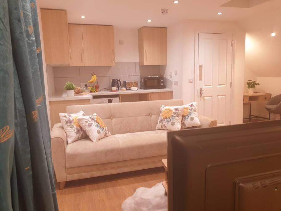 Apartamento New - Bright Studio Loft King Bed In Quiet Street Near Parks 1074 Lo