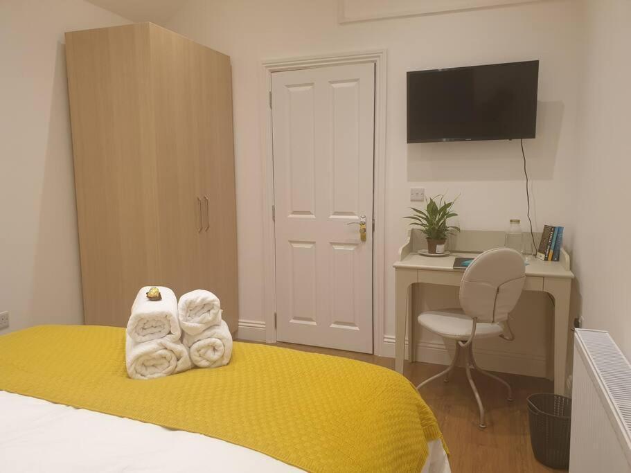 Apartamento New - Private King Bed -put- With Terrace, Free Parking, Near Tube